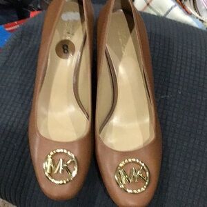 Tan Kneels Michael Kors